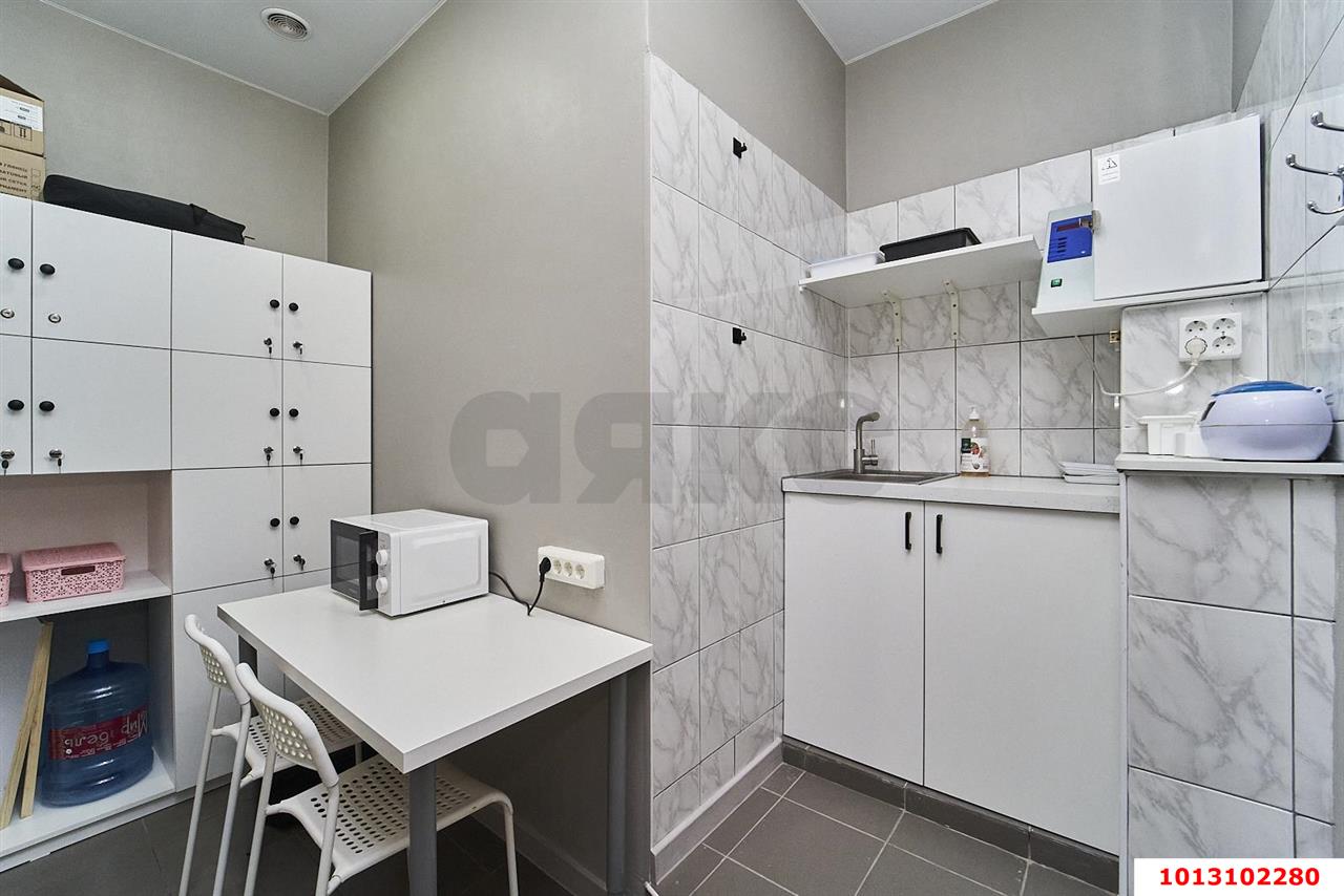 Фото №9: Торговое помещение 88 м² - Краснодар, Юбилейный, б-р Клары Лучко, 8