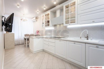Фото №1: 2-комнатная квартира 70 м² - Краснодар, мкр. жилой комплекс Большая Таманская, ул. Таманская, 153к2