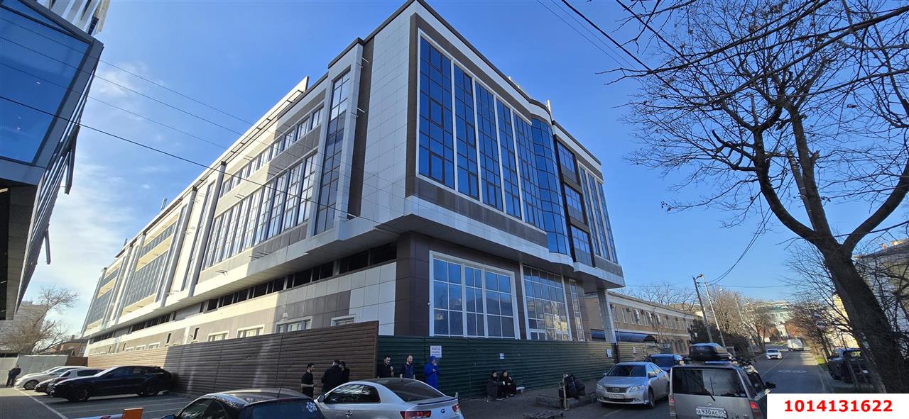 Фото №1: Отдельное здание 8777 м² - Краснодар, Центральный внутригородской округ, мкр. Центральный, ул. Орджоникидзе, 66