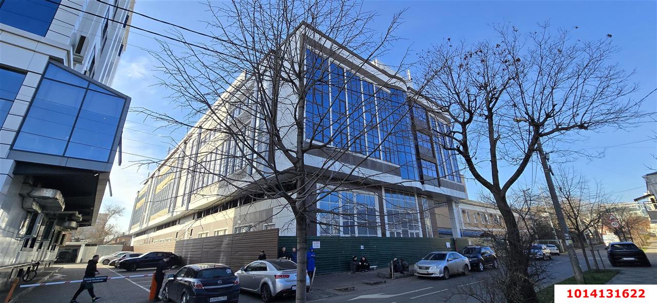 Фото №2: Отдельное здание 8777 м² - Краснодар, Центральный внутригородской округ, мкр. Центральный, ул. Орджоникидзе, 66