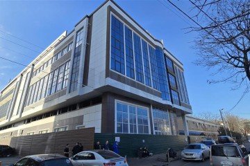 Фото №1: Отдельное здание 8778 м² - Краснодар, мкр. Центральный, ул. Орджоникидзе, 66