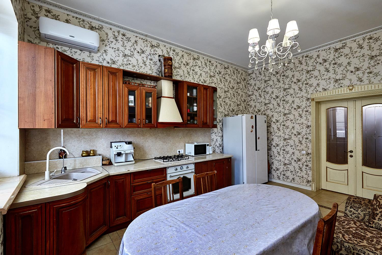 Фото №7: Дом 274 м² + 4 сот. - Краснодар, Прикубанский внутригородской округ, Калинино, мкр. Завод Радиоизмерительных Приборов, ул. Есаульская, 1/1