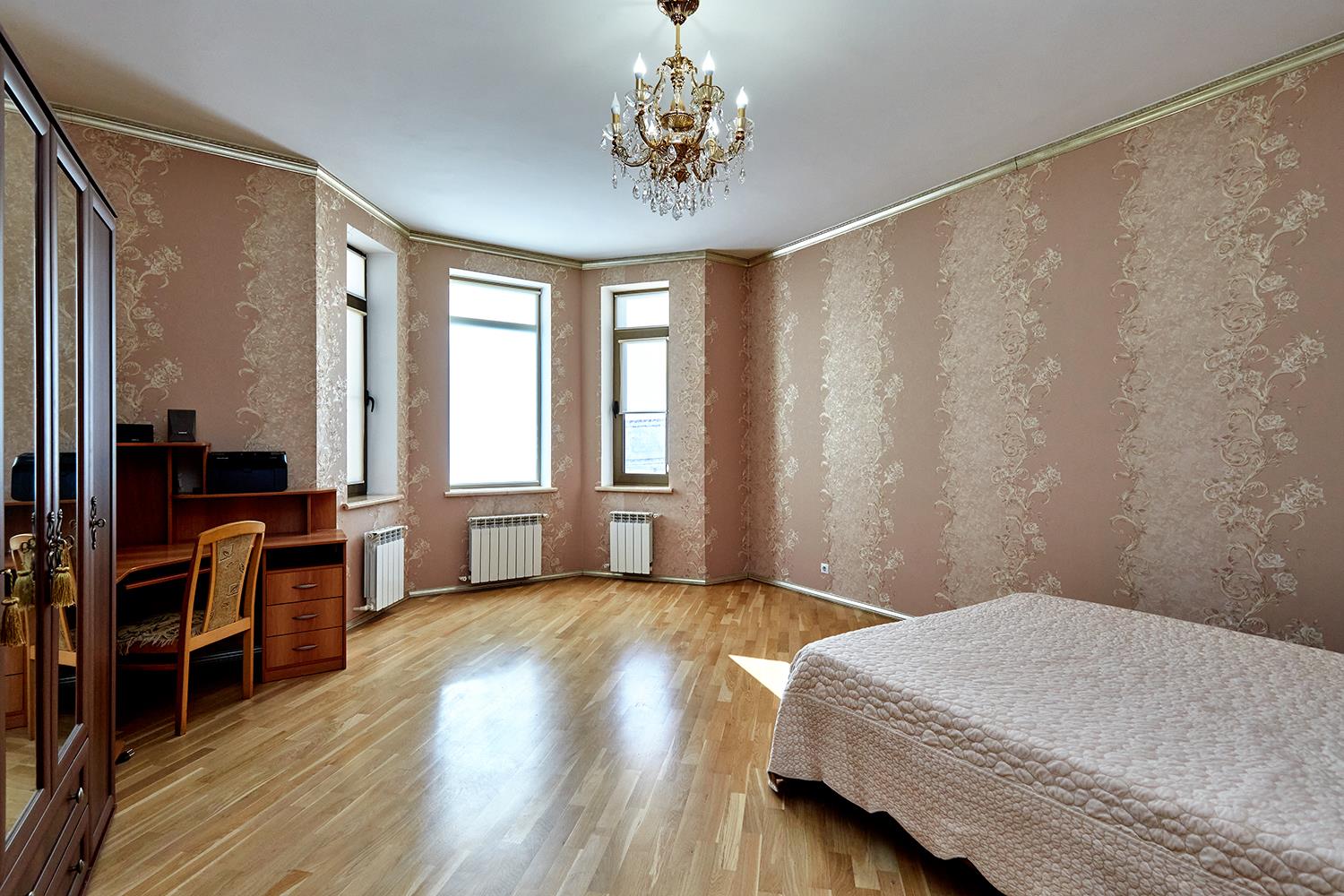 Фото №14: Дом 274 м² + 4 сот. - Краснодар, Прикубанский внутригородской округ, Калинино, мкр. Завод Радиоизмерительных Приборов, ул. Есаульская, 1/1