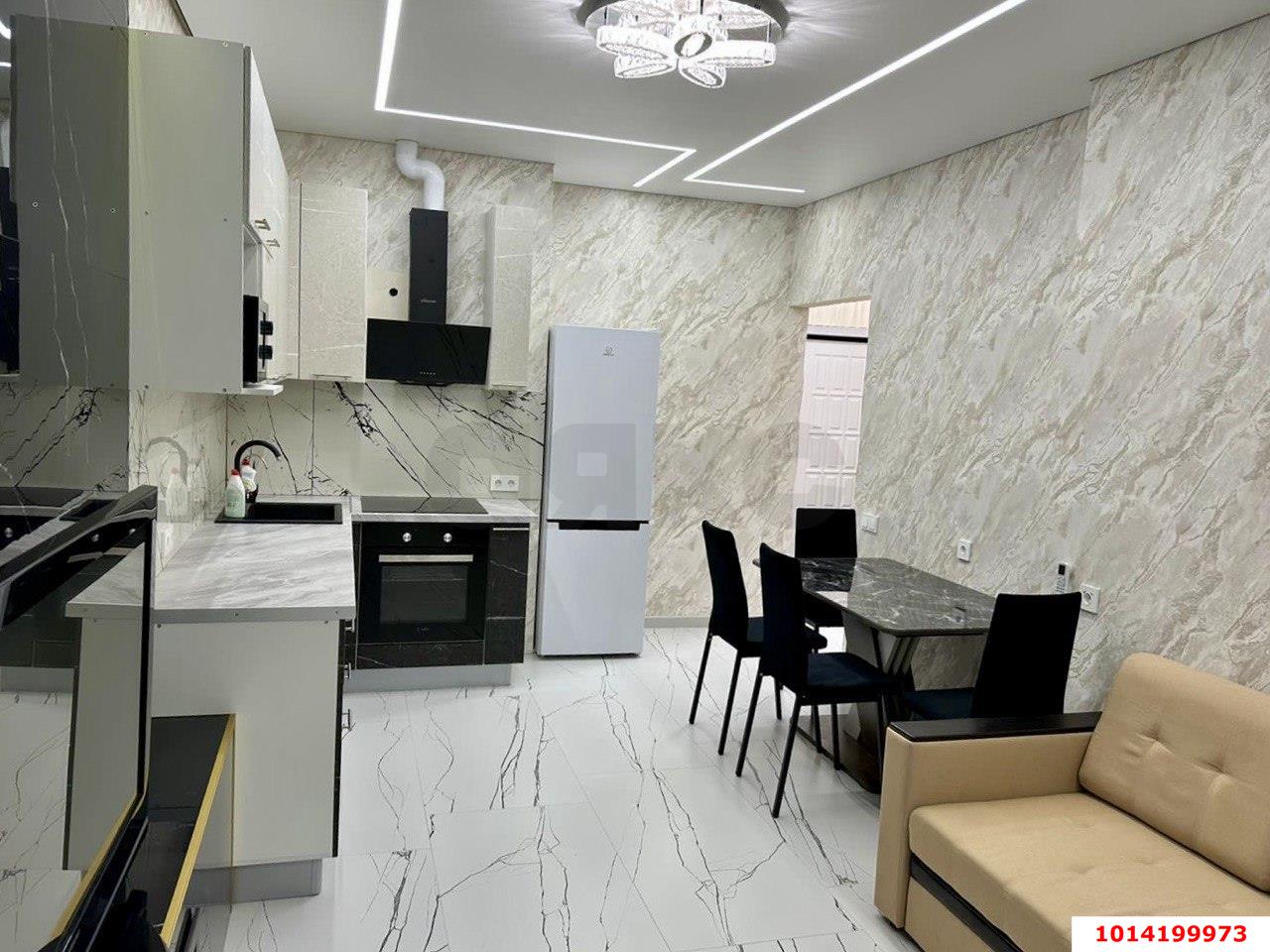 Фото №1: 1-комнатная квартира 50 м² - Краснодар, жилой комплекс Версаль, ул. Черниговская, 1