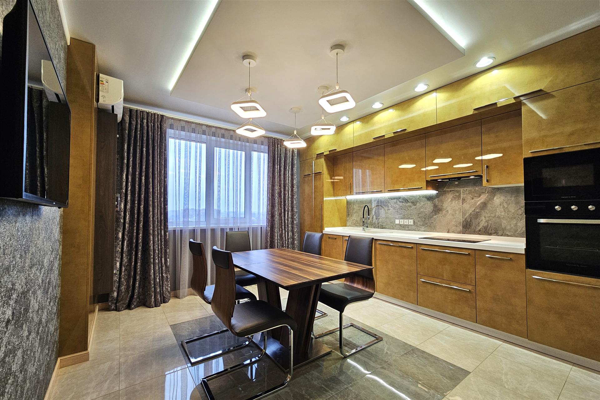 Фото №1: 2-комнатная квартира 82 м² - Краснодар, Кожзавод, мкр. Западный внутригородской округ, ул. Кожевенная, 24