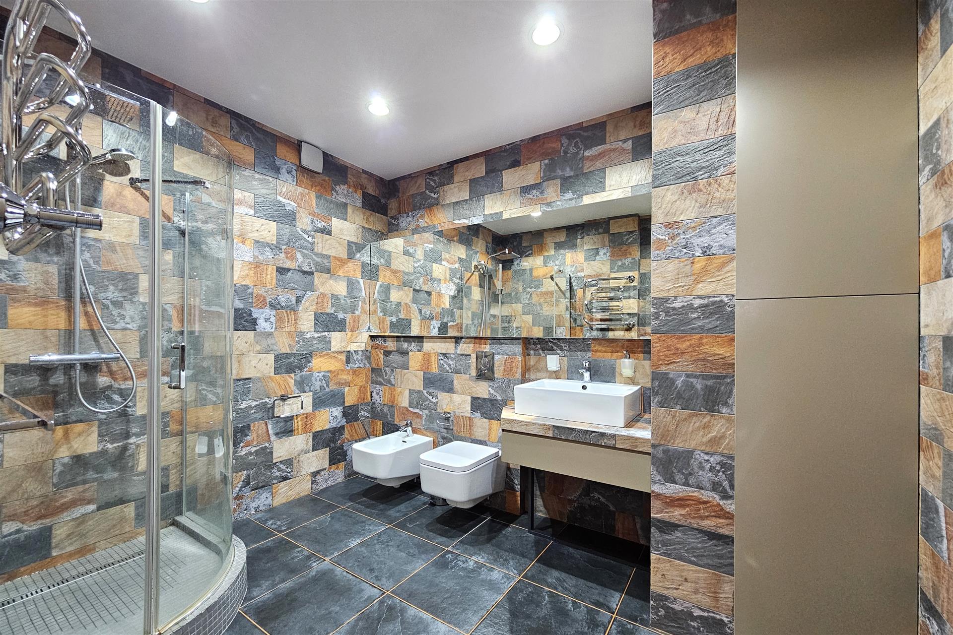 Фото №10: 2-комнатная квартира 82 м² - Краснодар, Кожзавод, мкр. Западный внутригородской округ, ул. Кожевенная, 24