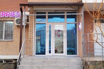 Фото №2: Торговое помещение 51 м² - Краснодар, мкр. Западный внутригородской округ, ул. Кожевенная, 62