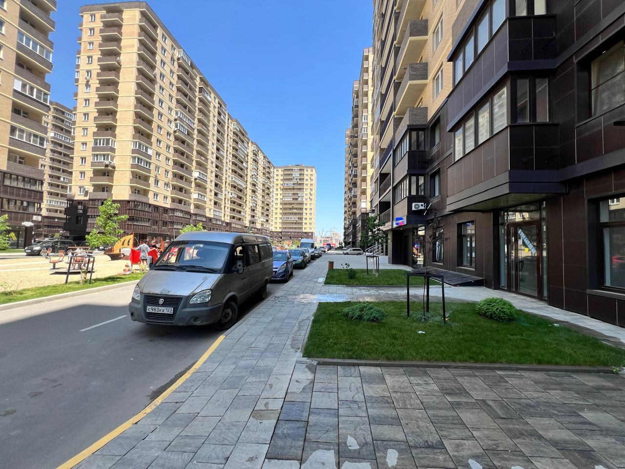 Фото №2: Коммерция 43 м² - Краснодар, Прикубанский внутригородской округ, мкр. жилой комплекс Ракурс, ул. имени Героя Ростовского, 8