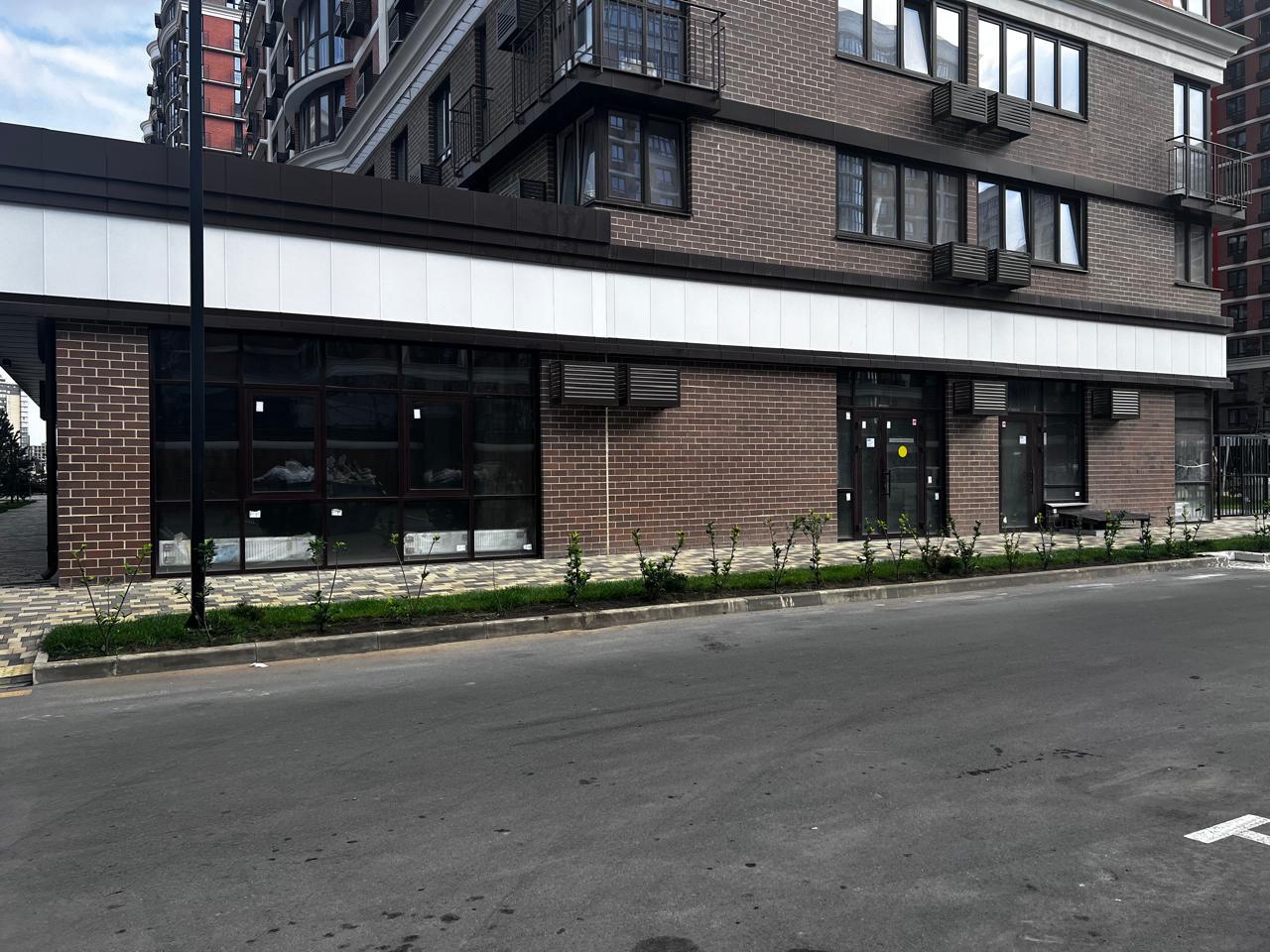 Фото №3: Коммерция 81 м² - Краснодар, Прикубанский внутригородской округ, мкр. жилой комплекс Самолёт-6, ул. Ивана Беличенко, 92к1