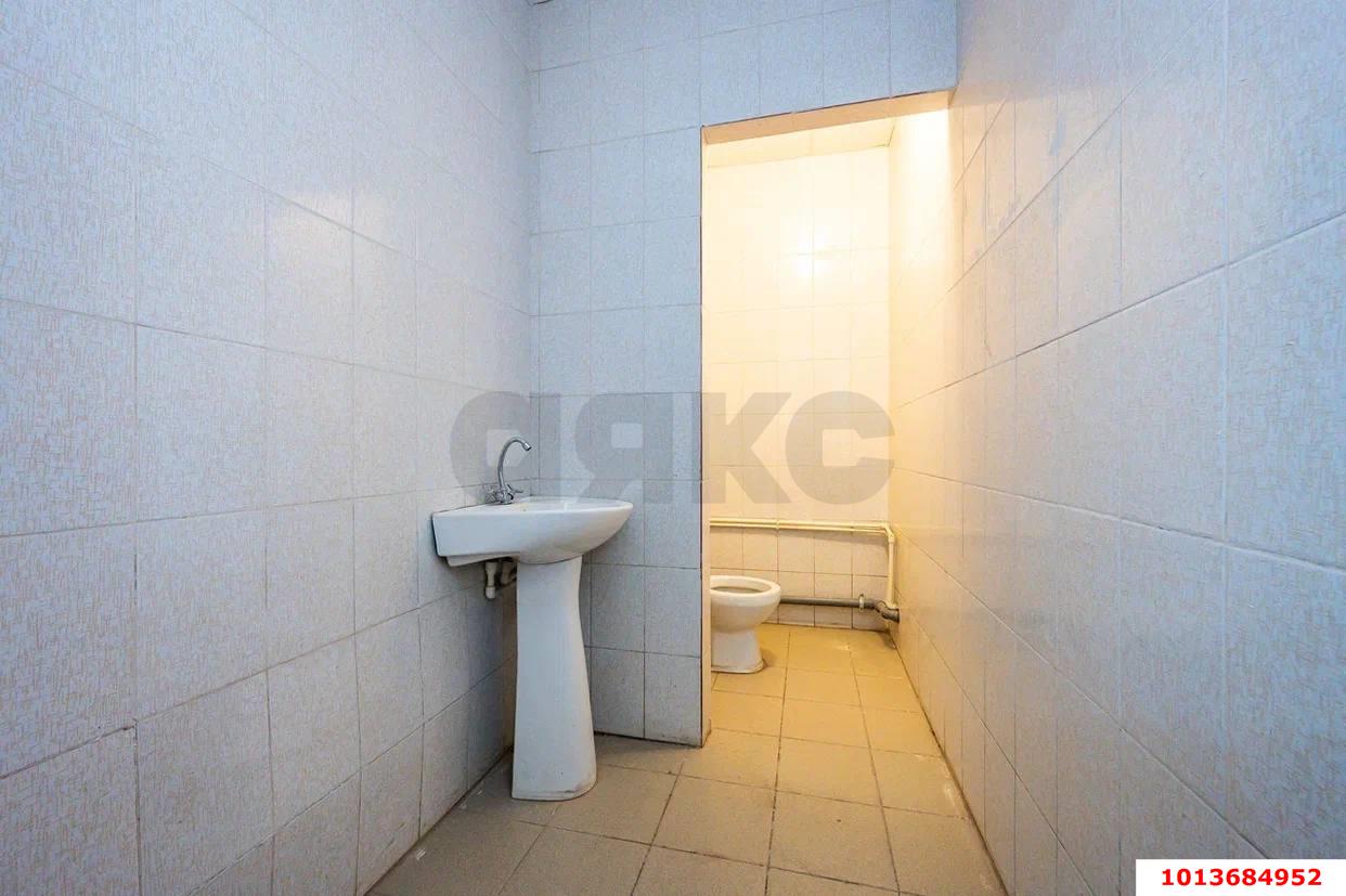 Фото №6: Торговое помещение 28 м² - Краснодар, Школьный, ул. 9 Мая, 48/1к1