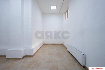 Фото №2: Торговое помещение 28 м² - Краснодар, мкр. Школьный, ул. 9 Мая, 48/1к1