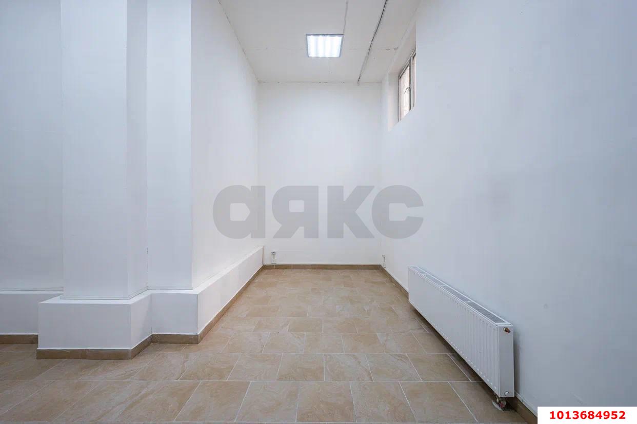 Фото №2: Торговое помещение 28 м² - Краснодар, Школьный, ул. 9 Мая, 48/1к1