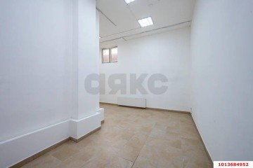 Фото №3: Торговое помещение 28 м² - Краснодар, мкр. Школьный, ул. 9 Мая, 48/1к1