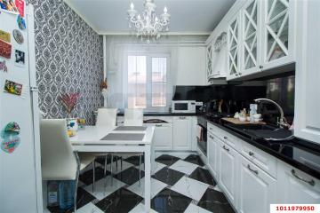 Фото №1: 2-комнатная квартира 70 м² - Краснодар, мкр. Центральный, ул. Новокузнечная, 88