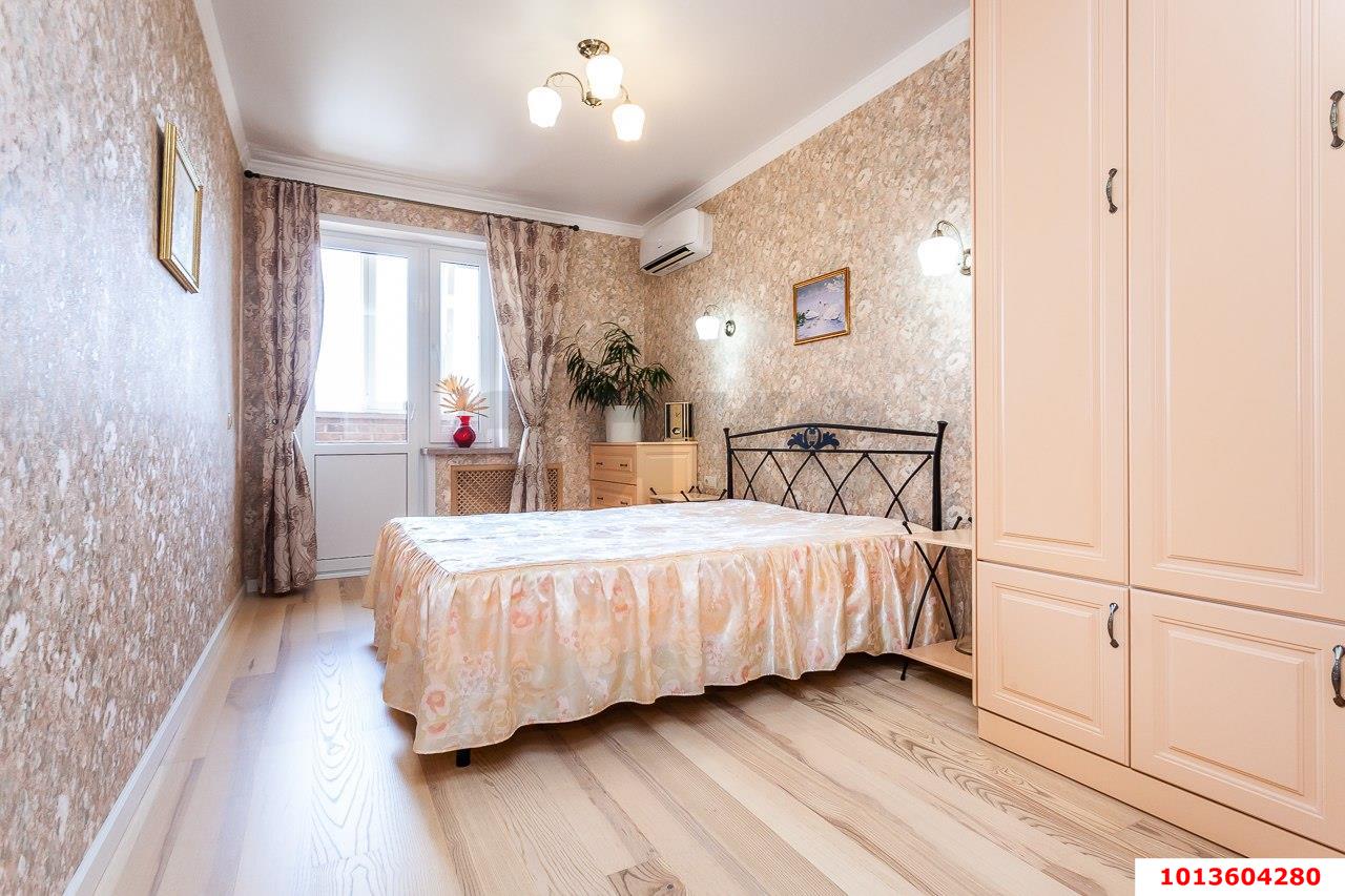 Фото №1: 2-комнатная квартира 68 м² - Краснодар, Прикубанский внутригородской округ, Завод Измерительных Приборов, мкр. ЖК Москва