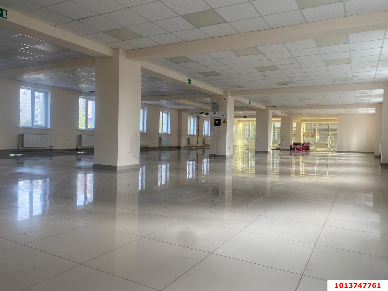 Фото №3: Торговое помещение 450 м² - Краснодар, Центральный, ул. Железнодорожная, 31