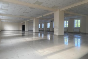 Фото №1: Торговое помещение 450 м² - Краснодар, мкр. Центральный, ул. Железнодорожная, 31