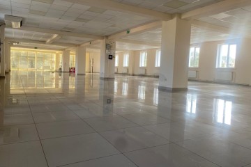 Фото №2: Торговое помещение 450 м² - Краснодар, мкр. Центральный, ул. Железнодорожная, 31