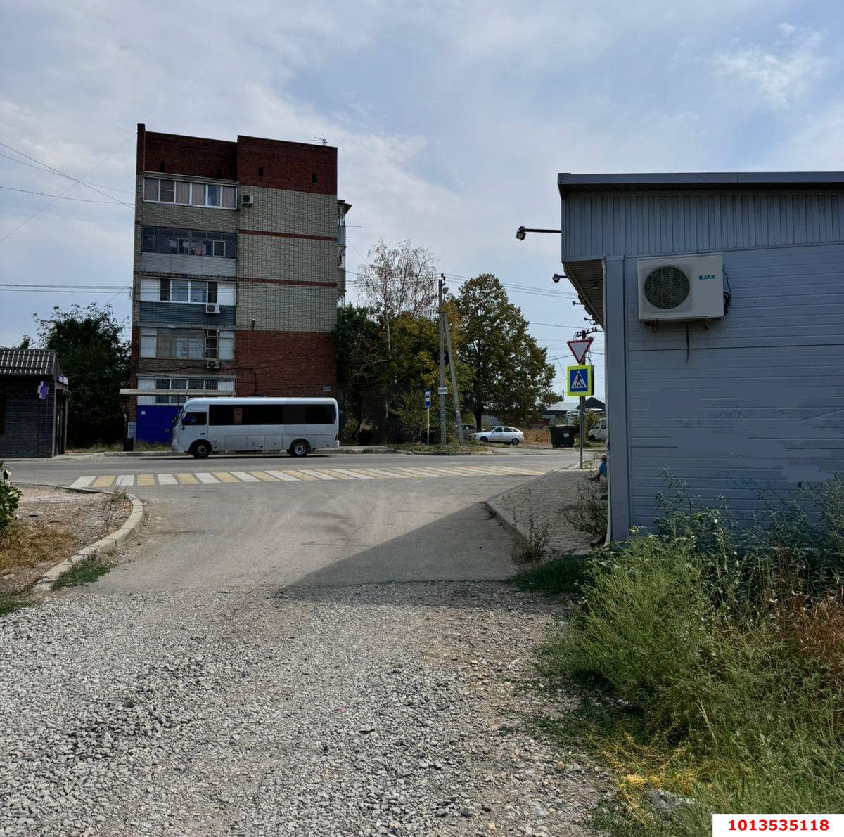 Фото №2: Торговое помещение 40 м² - Яблоновский, ул. Космическая, 53/3