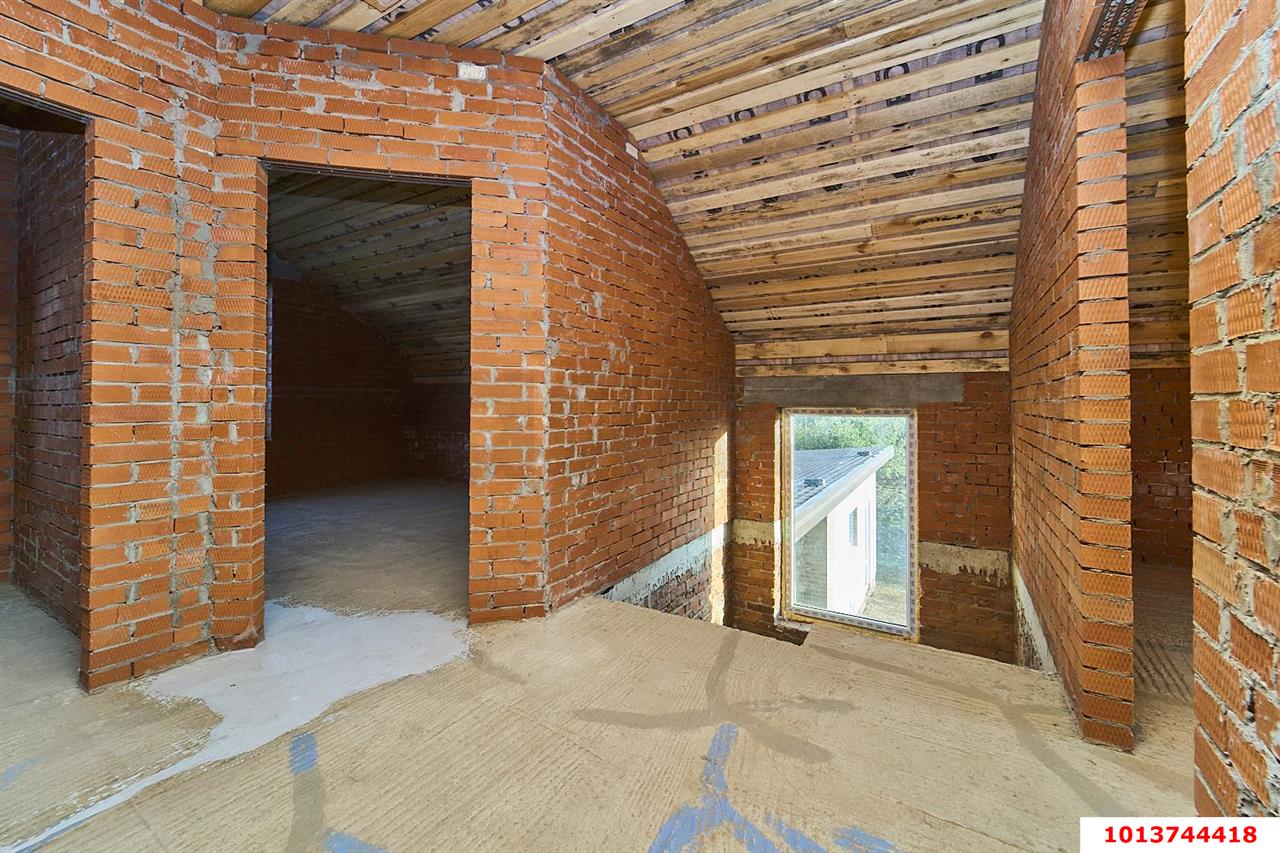 Фото №2: Дом 175 м² + 10 сот. - Старокорсунская, Карасунский внутригородской округ, ул. Дубинская, 55