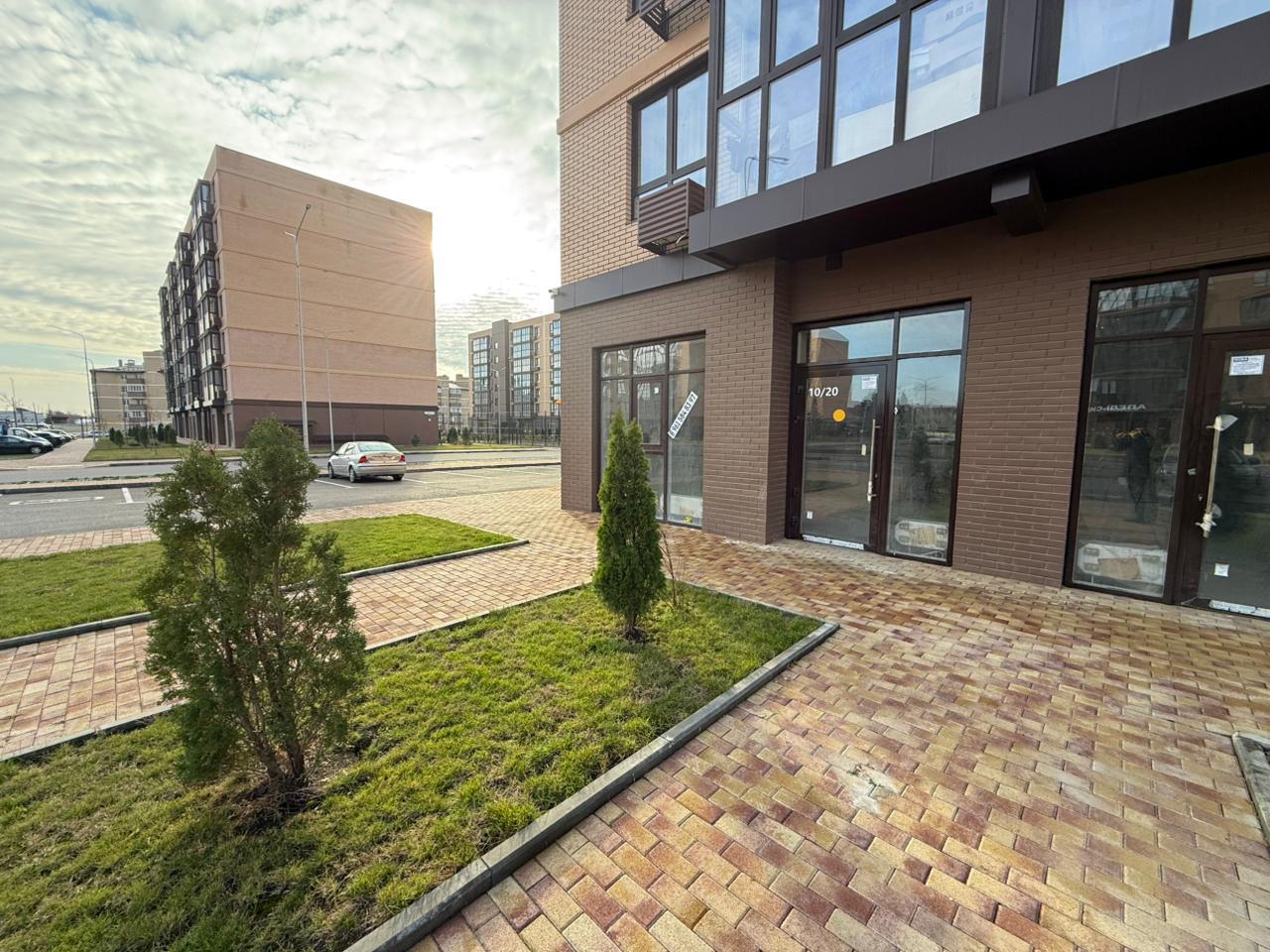 Фото №3: Коммерция 97 м² - Южный, мкр. жилой комплекс История-2, ул. Казачья, 6к2