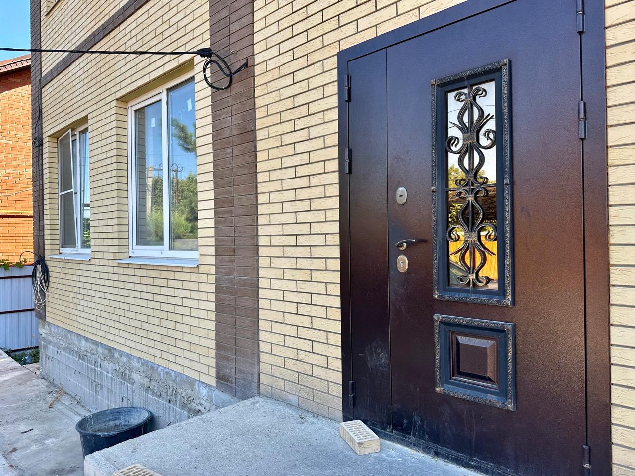 Фото №1: Дом 517 м² + 5.98 сот. - Знаменский, ул. Цветочная, 346/2