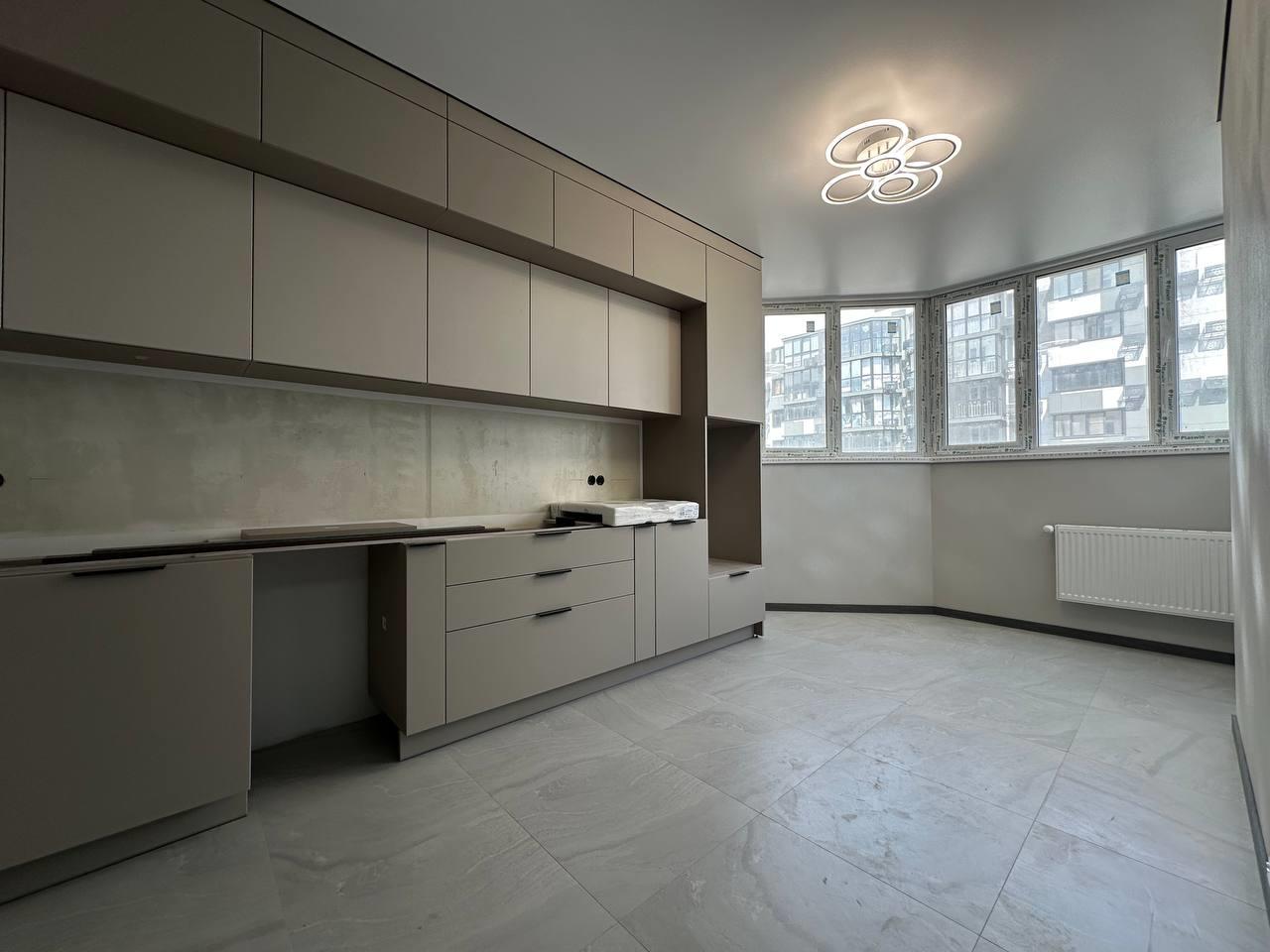 Фото №2: 2-комнатная квартира 65 м² - Краснодар, Прикубанский внутригородской округ, Россинского, мкр. жилой комплекс Россинский Парк, ул. Командорская, 15/1