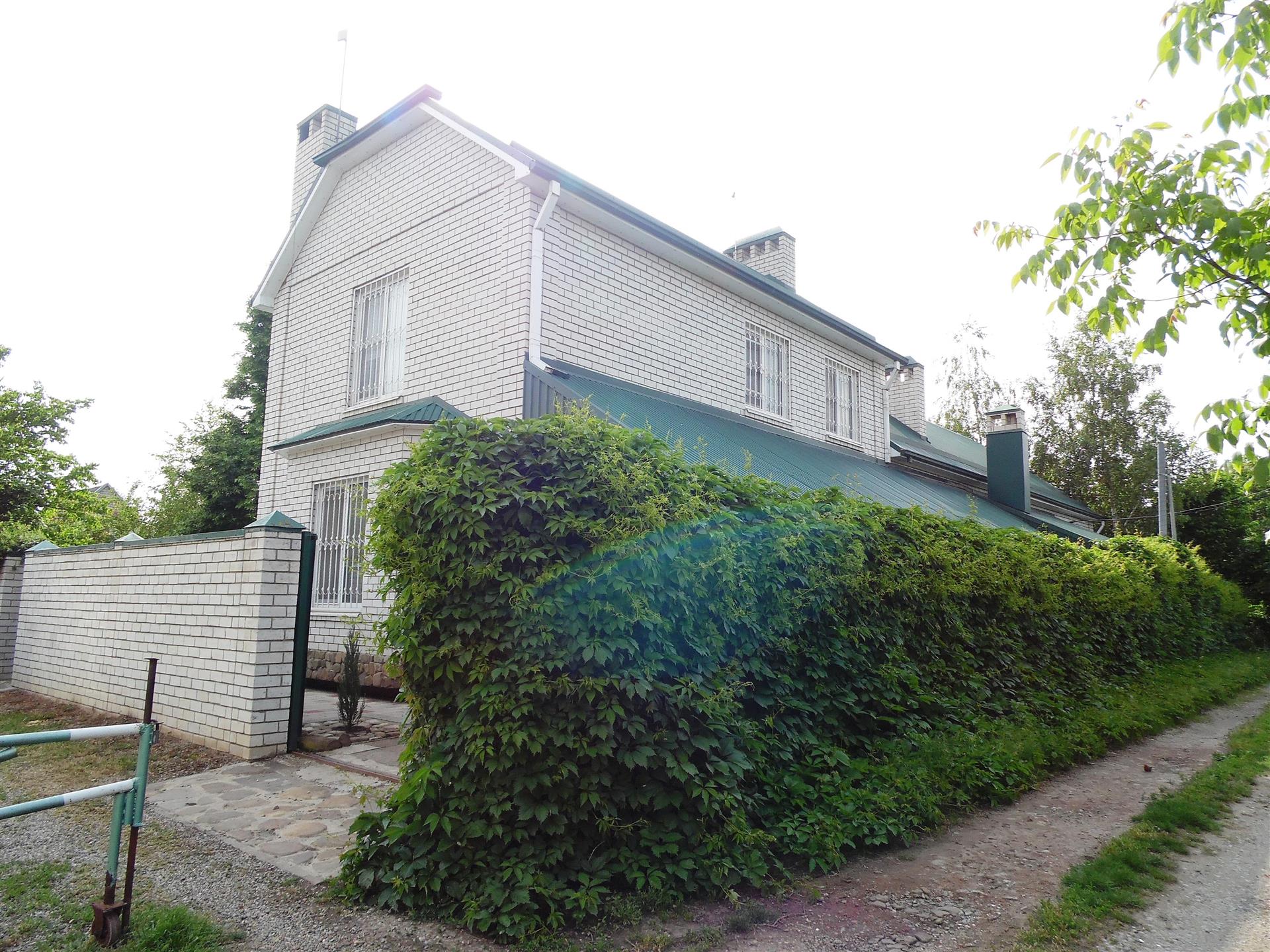 Фото №1: Дом 200 м² + 8 сот. - с/т Юбилейное, мкр. Прикубанский внутригородской округ, ул. Розовая, 21