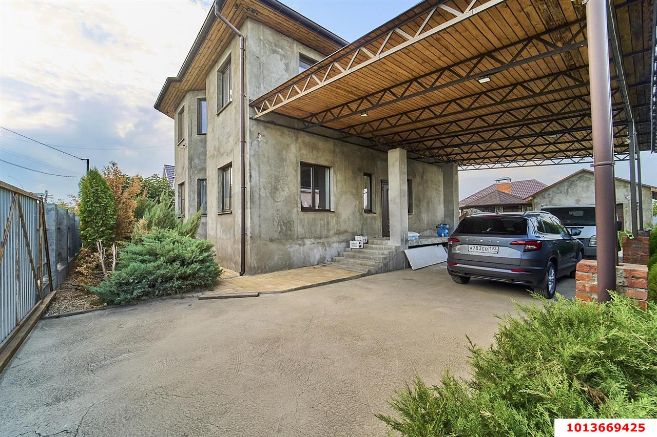 Фото №1: Дом 157 м² + 6 сот. - СНТ Лекраспромовец, Прикубанский внутригородской округ, ул. Южная, 59