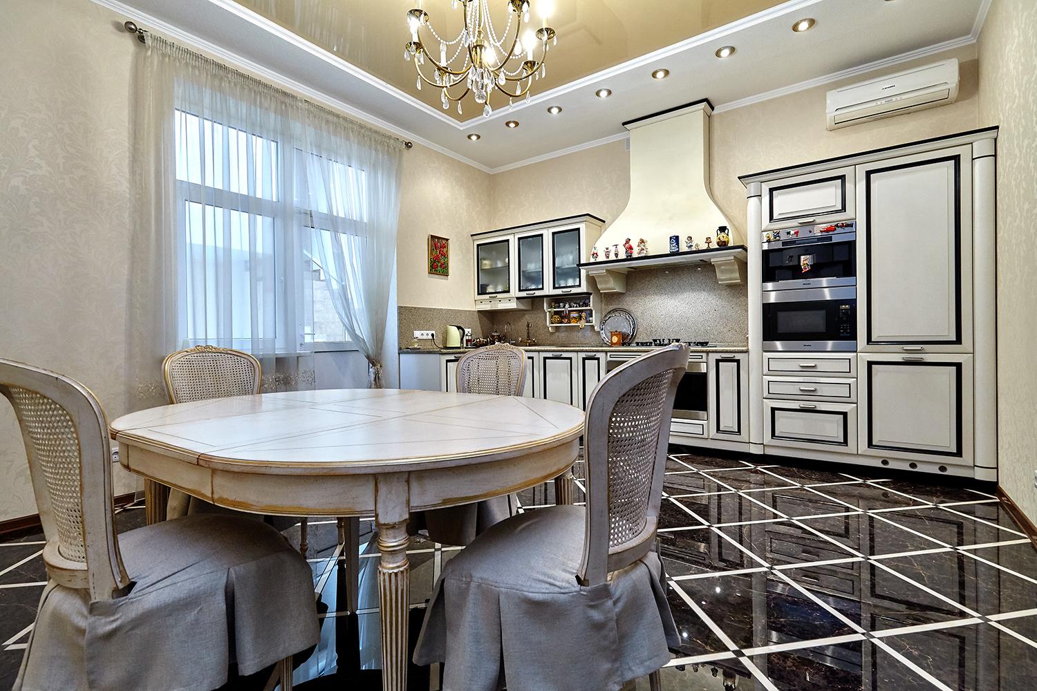 Фото №5: Дом 770 м² + 9.9 сот. - Краснодар, Прикубанский внутригородской округ, мкр. имени Н.И. Вавилова, ул. А.В. Дёмина, 45