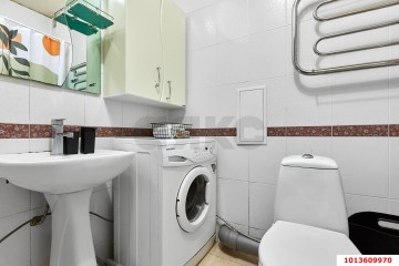 Фото №1: 1-комнатная квартира 38 м² - Берёзовый, мкр. Витаминкомбинат, ул. Целиноградская, 4/2Б