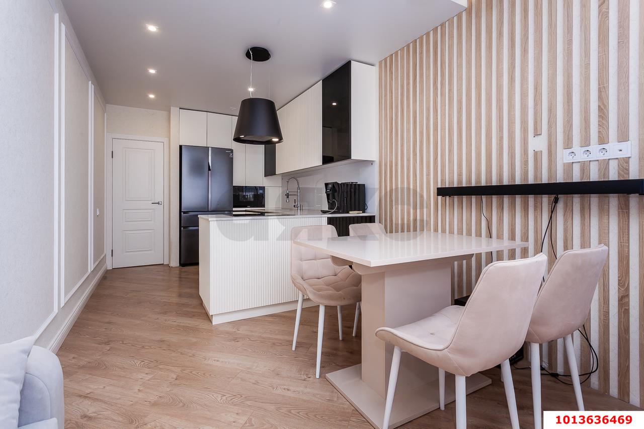 Фото №1: 3-комнатная квартира 95 м² - Краснодар, Прикубанский внутригородской округ, имени Петра Метальникова, мкр. ЖК Времена Года 3, ул. Цезаря Куникова, 24к1