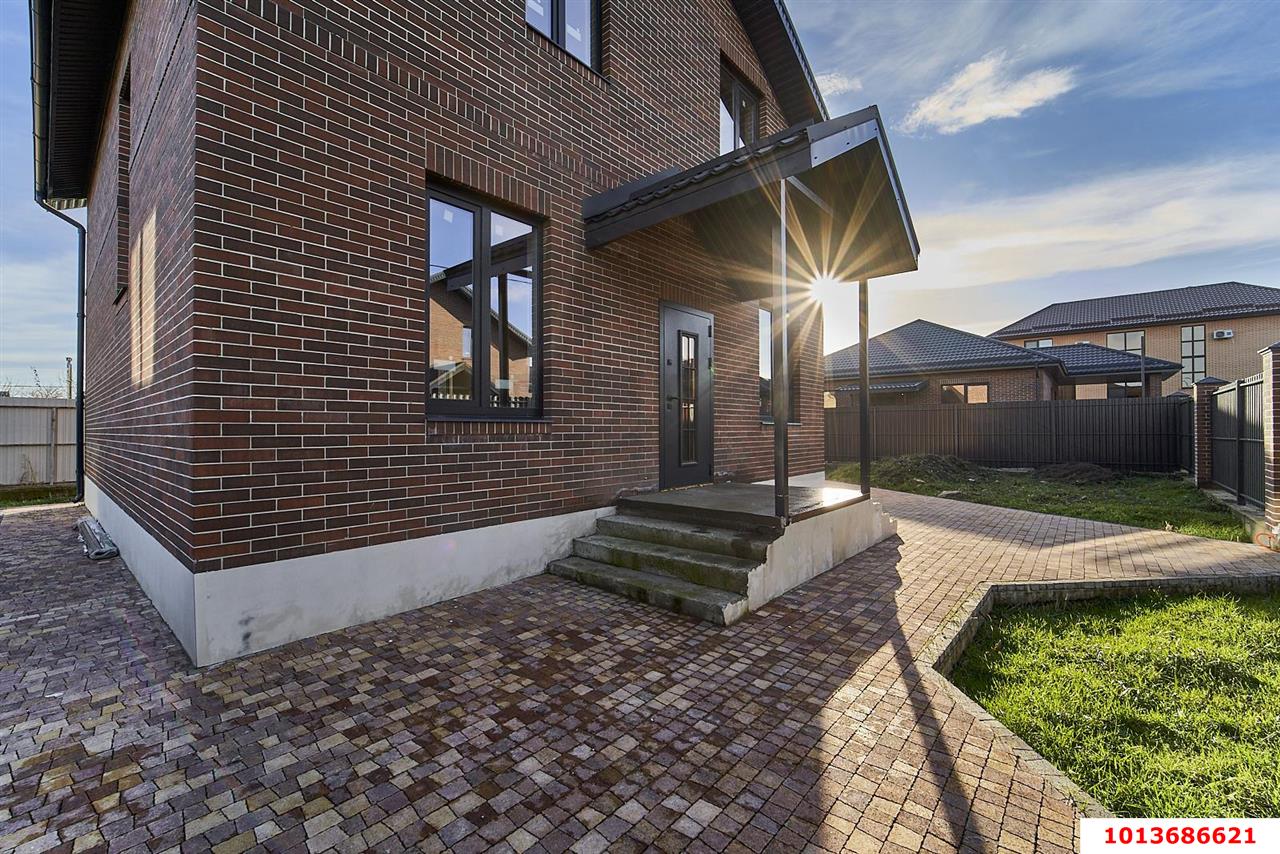 Фото №2: Дом 160 м² + 4 сот. - Ленина, Карасунский внутригородской округ, мкр. квартал Золотистый, 2