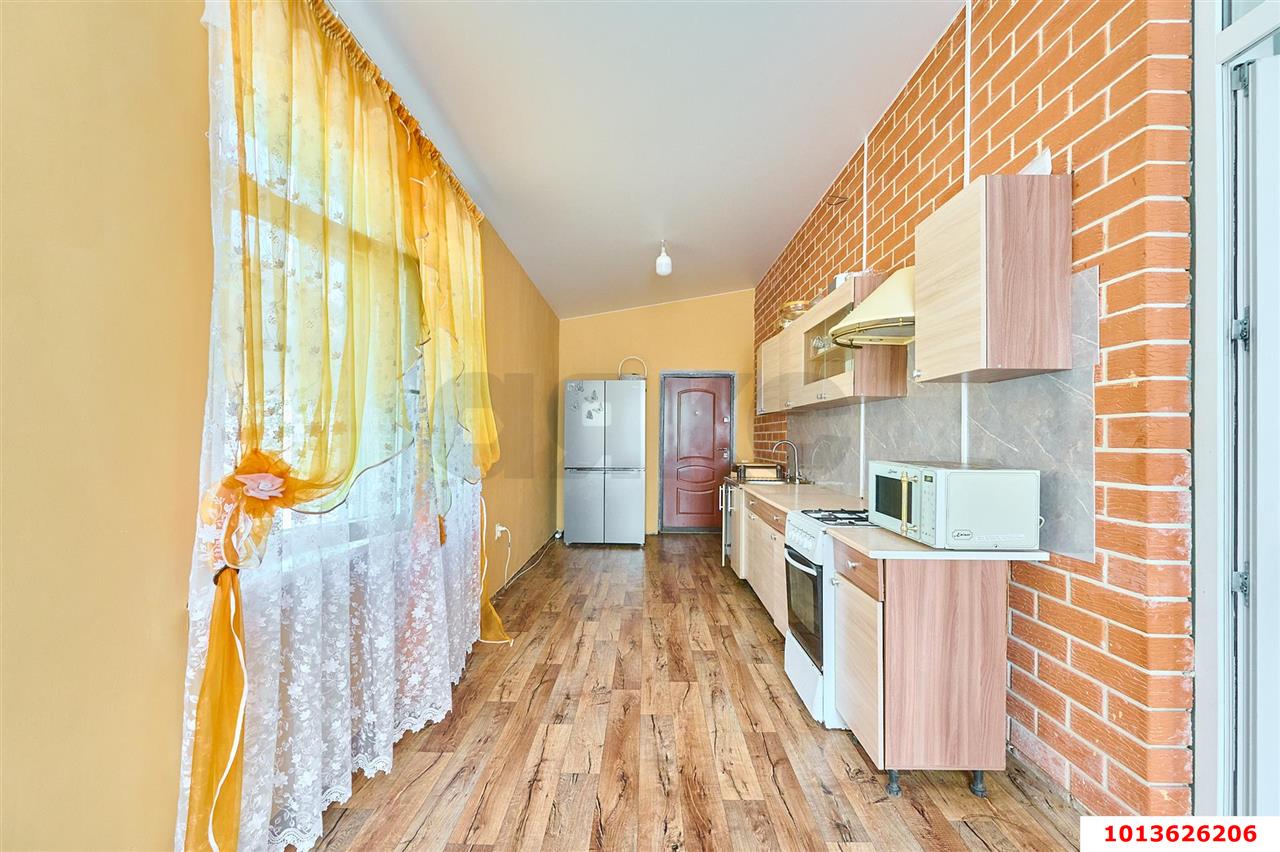 Фото №9: Дом 165 м² + 4.2 сот. - Российский, Прикубанский внутригородской округ, ул. имени В.М. Комарова, 16