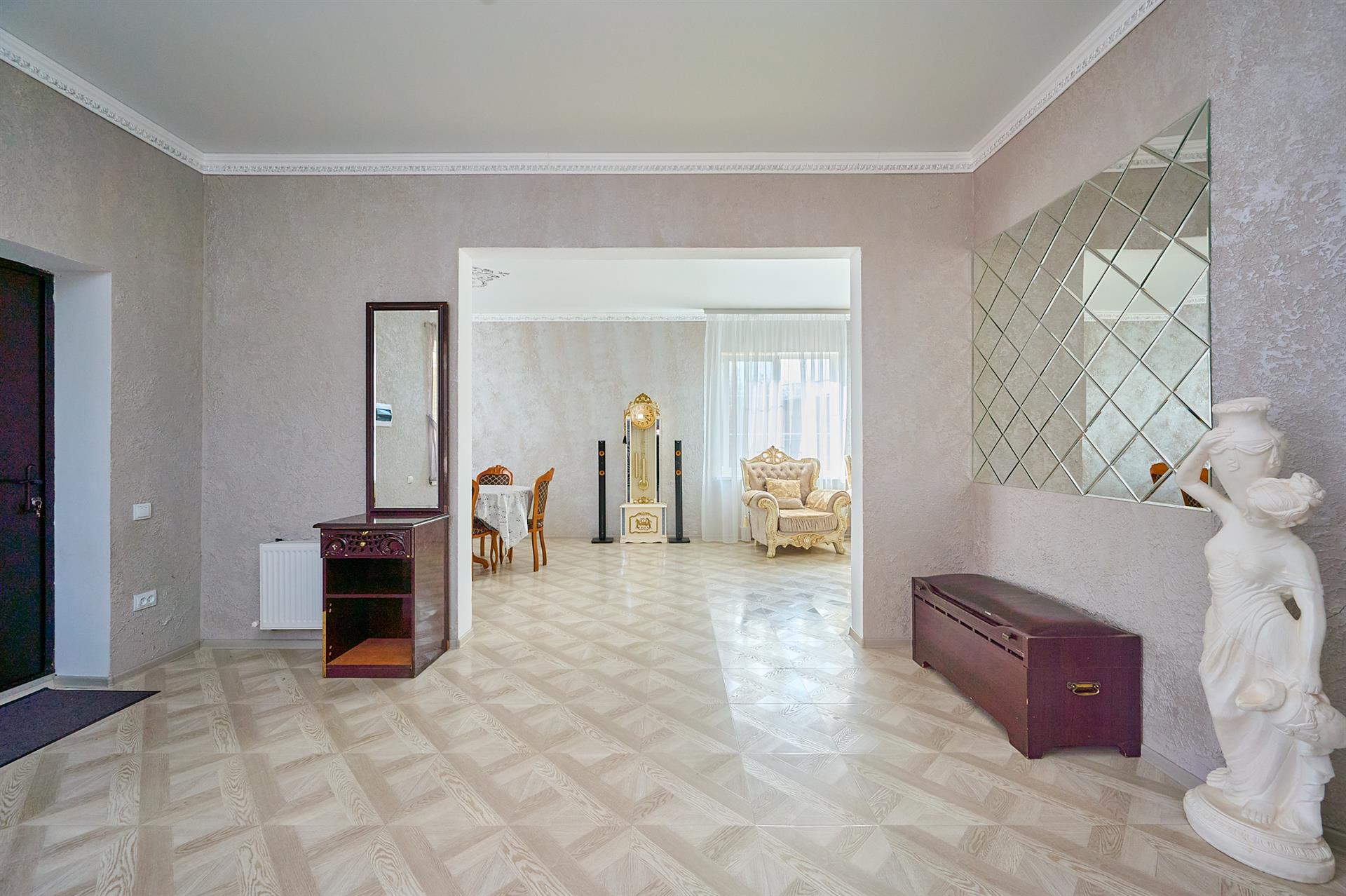 Фото №7: Дом 165 м² + 4.2 сот. - Российский, ул. имени В.М. Комарова, 16