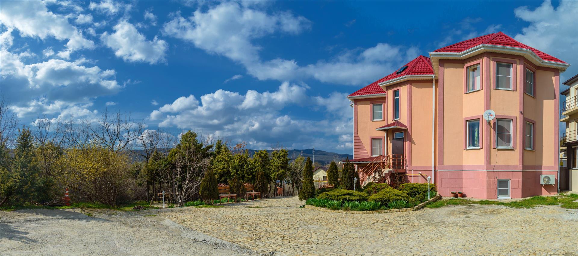 Фото №6: Коммерция 50 м² - Южная Озереевка, Прикубанский внутригородской округ, Завод Радиоизмерительных Приборов, Музыкальный, мкр. жилой комплекс Притяжение, ул. Ильича, 1