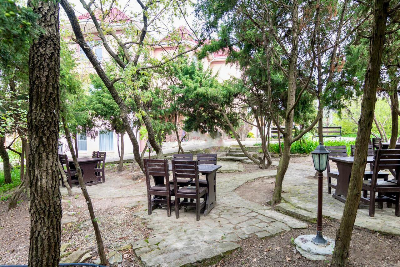 Фото №2: Коммерция 50 м² - Южная Озереевка, Прикубанский внутригородской округ, Завод Радиоизмерительных Приборов, Музыкальный, мкр. жилой комплекс Притяжение, ул. Ильича, 1