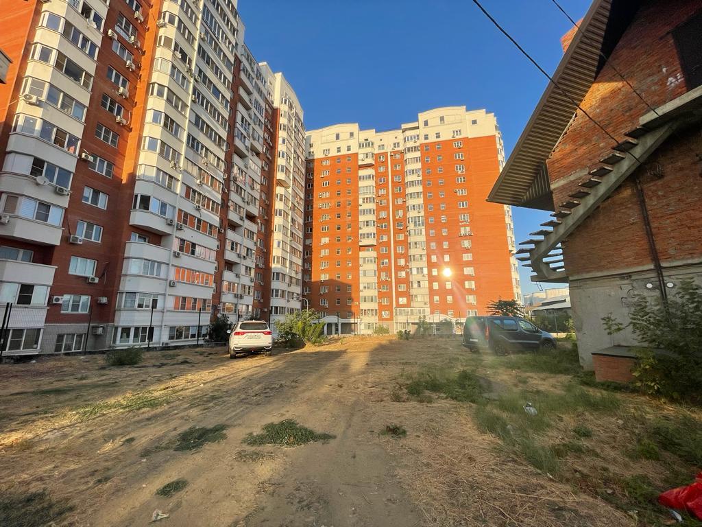 Фото №3: Коммерция 9 м² - Краснодар, Центральный внутригородской округ, мкр. Дубинка, ул. Воронежская, 37