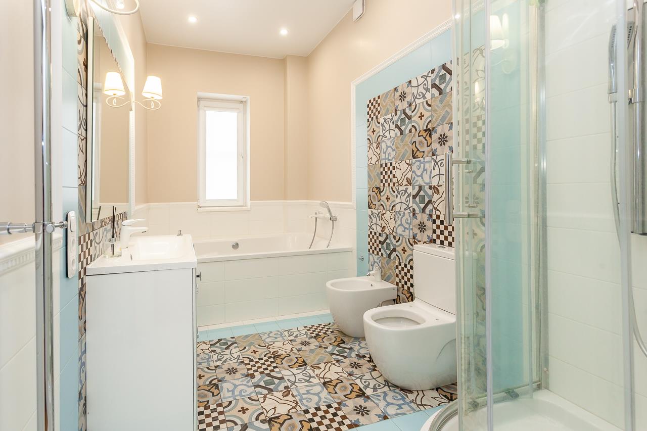 Фото №8: Дом 514 м² + 14 сот. - Краснодар, Прикубанский внутригородской округ, Калинино, мкр. Завод Радиоизмерительных Приборов, ул. Братьев Черников, 53