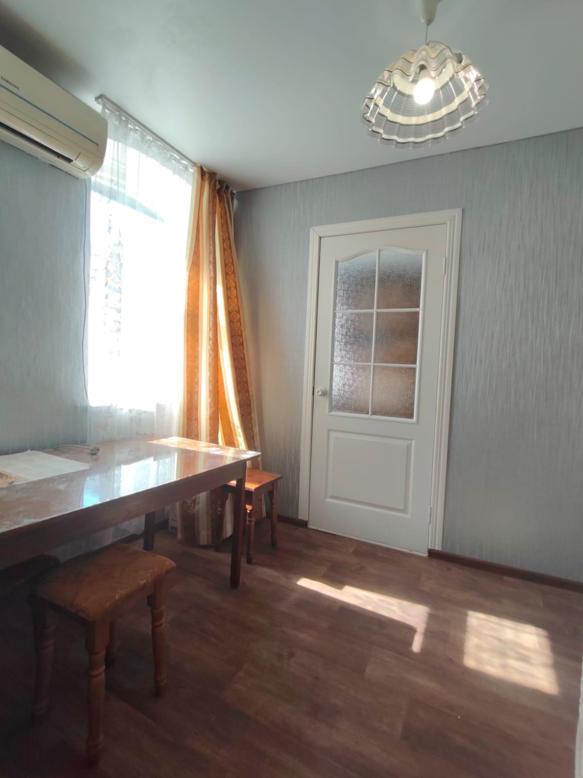 Фото №6: 2-комнатная квартира 33 м² - Краснодар, Западный внутригородской округ, мкр. Центральный, ул. Комсомольская, 47