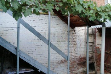 Фото №2: 2-комнатная квартира 33 м² - Краснодар, мкр. Центральный, ул. Комсомольская, 47