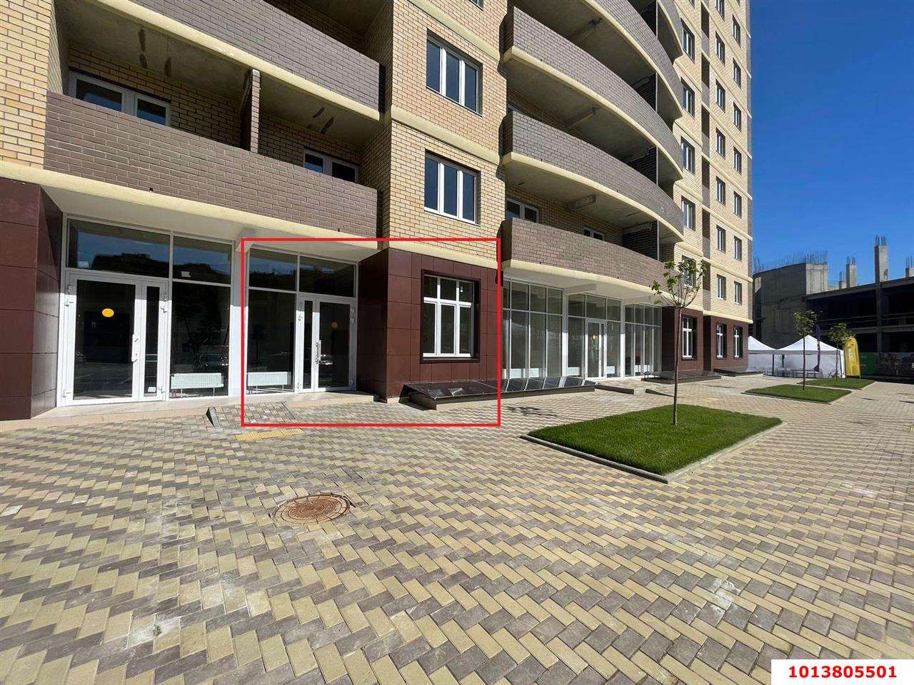 Фото №2: Торговое помещение 42 м² - Краснодар, имени Петра Метальникова, ул. Петра Метальникова, 36
