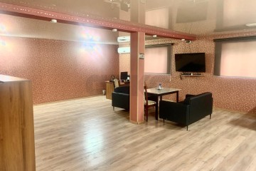 Фото №4: Торговое помещение 100 м² - Краснодар, мкр. Центральный, ул. Березанская, 80