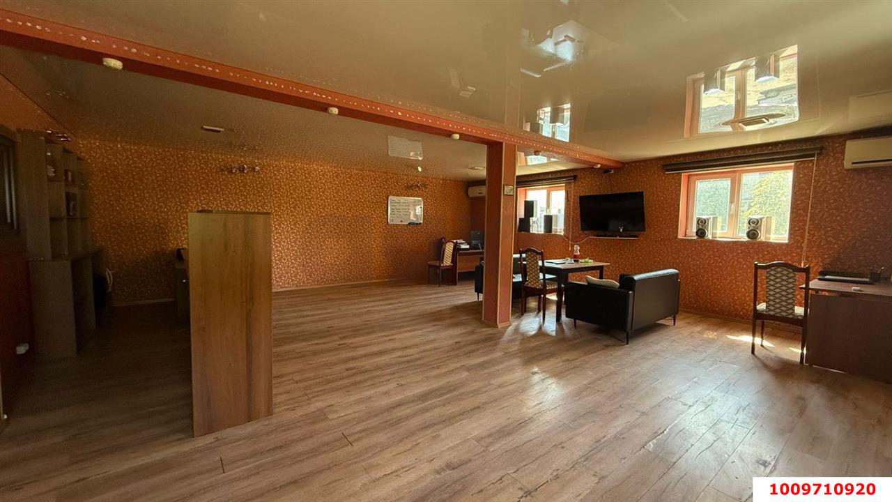 Фото №3: Торговое помещение 100 м² - Краснодар, Центральный, ул. Березанская, 80