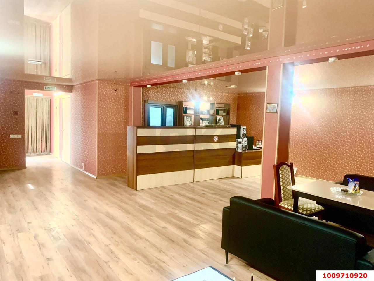 Фото №1: Коммерция 100 м² - Краснодар, Центральный внутригородской округ, Покровка, мкр. Центральный, ул. Березанская, 80