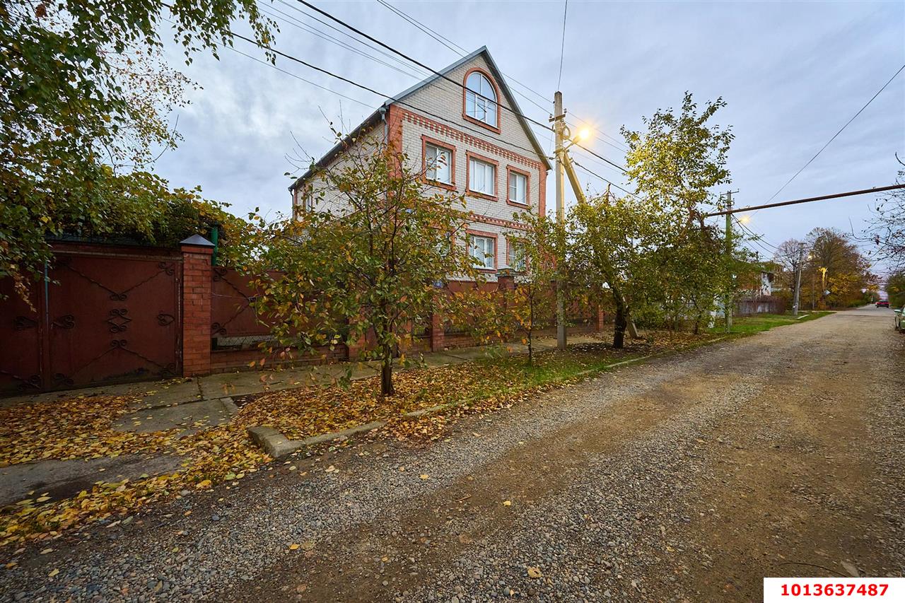 Фото №1: Дом 325 м² + 10 сот. - Берёзовый, мкр. Прикубанский внутригородской округ, ул. Зелёная, 21