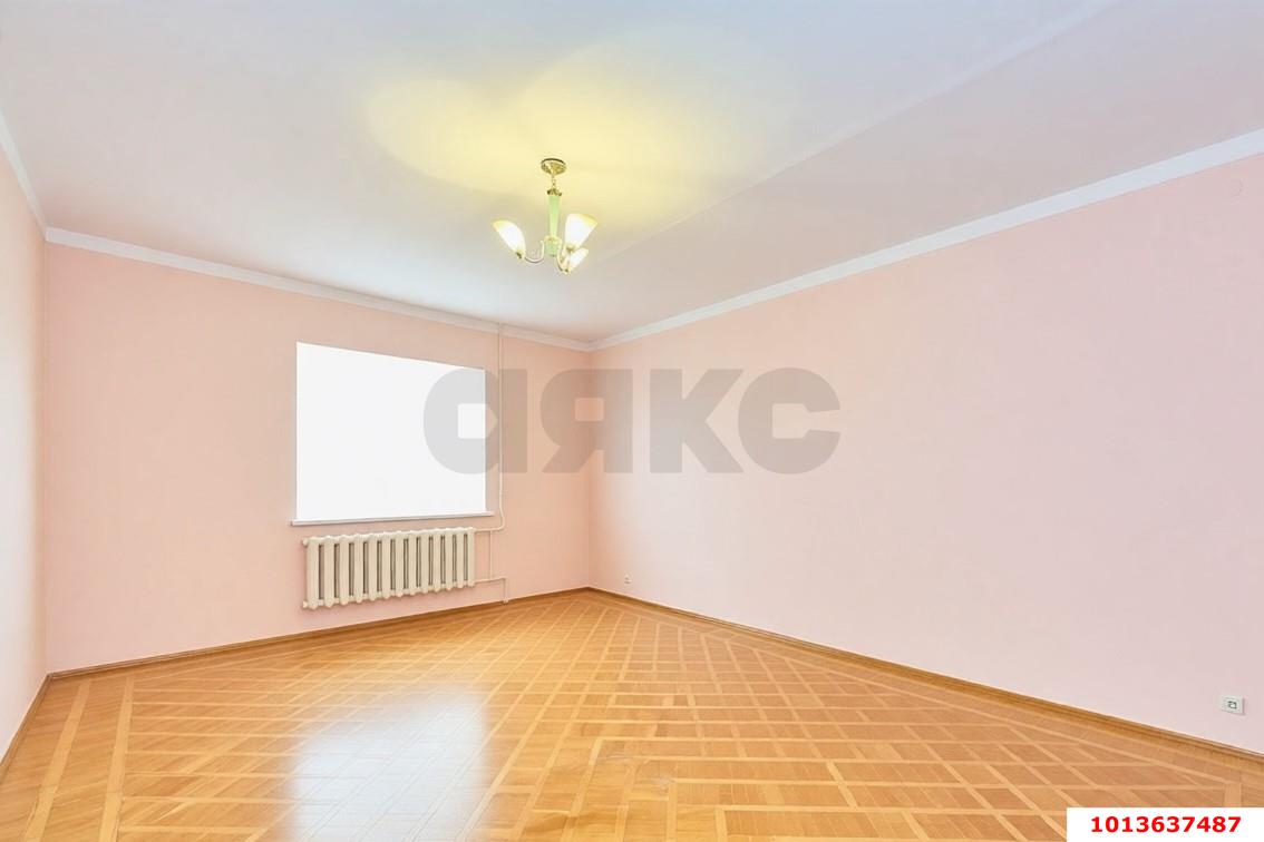 Фото №4: Дом <span class="whitespace-nowrap">325 м²</span> <span class="whitespace-nowrap">+ 10 сот.</span>, <span class="whitespace-nowrap">3 эт.</span> - Берёзовый, мкр. Прикубанский внутригородской округ, ул. Зелёная, 21