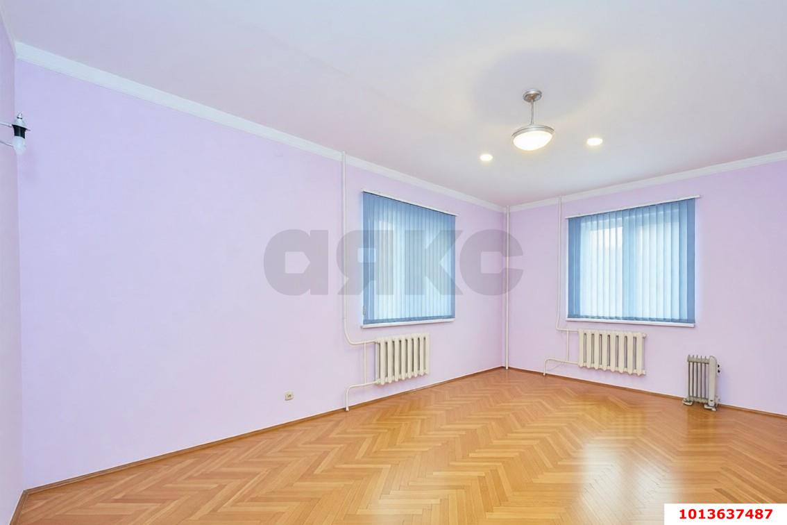 Фото №5: Дом <span class="whitespace-nowrap">325 м²</span> <span class="whitespace-nowrap">+ 10 сот.</span>, <span class="whitespace-nowrap">3 эт.</span> - Берёзовый, мкр. Прикубанский внутригородской округ, ул. Зелёная, 21