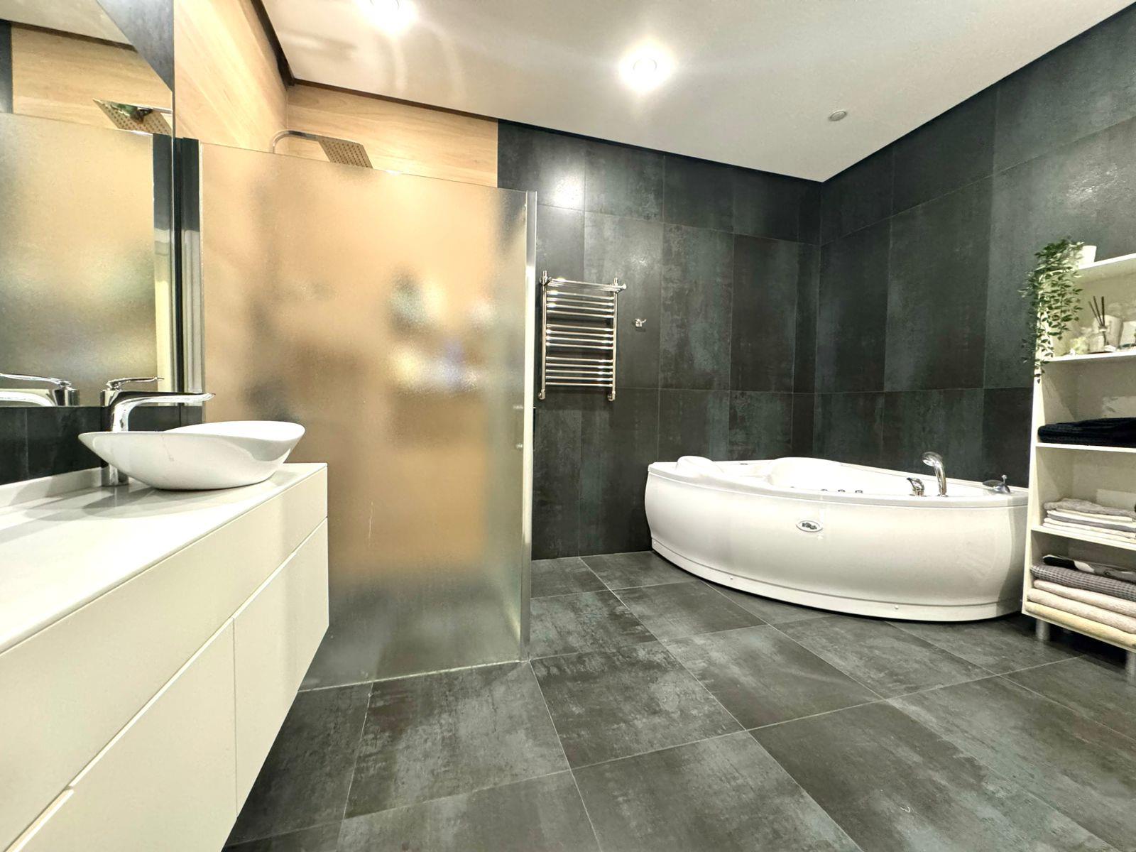 Фото №37: Дом 407 м² + 10 сот. - Краснодар, ул. Братьев Черников, 5