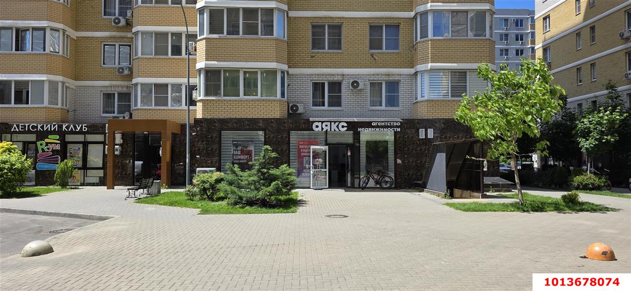 Фото №1: Торговое помещение 135 м² - Краснодар, Светлоград, ул. Красных Партизан, 1/4к7